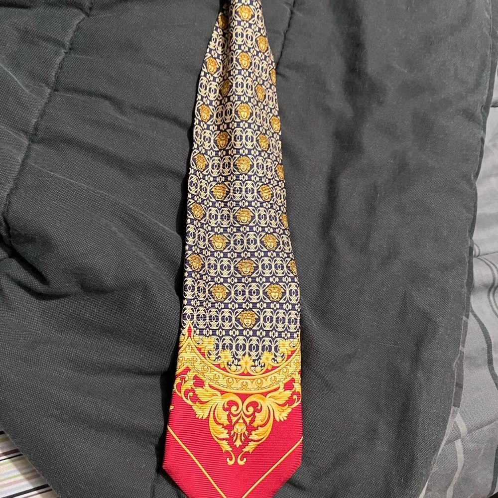 Versace tie - Picture 6 of 9